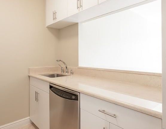 4th image of 30 W 63rd St Ofc 3