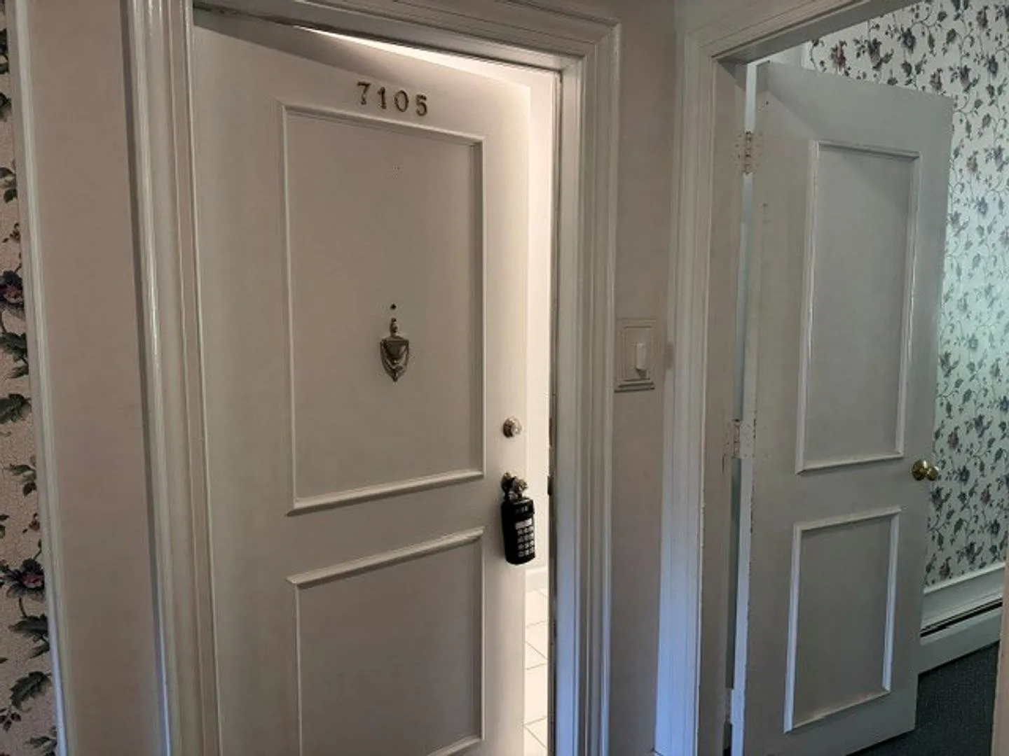 newly renovated 2 bedroom 2 bath home — Photo 3