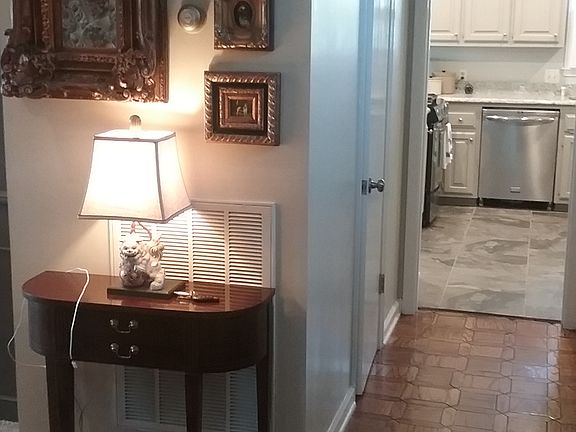 4th image of 356 Eastern Shores Dr