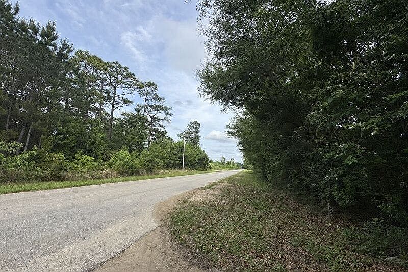 2nd image of 16488 Kennedy Rd