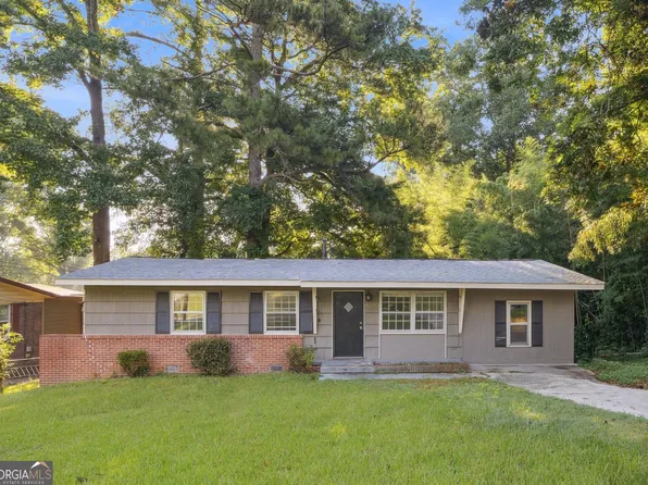 4090 Tara Dr, Forest Park, GA 30297