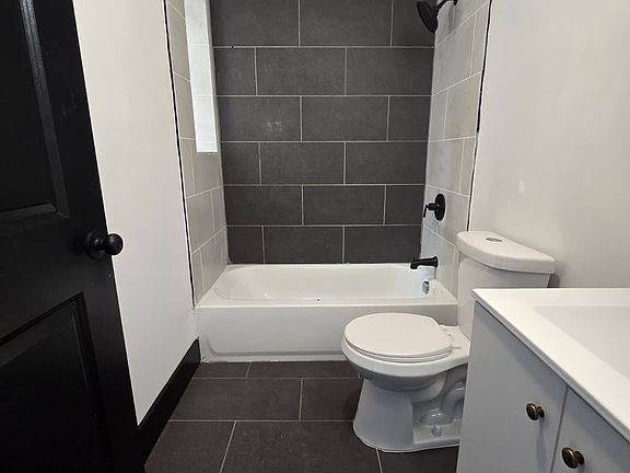 3rd image of 11 Thomas St #3C