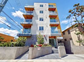 1143 Glenville Dr, Los Angeles, CA