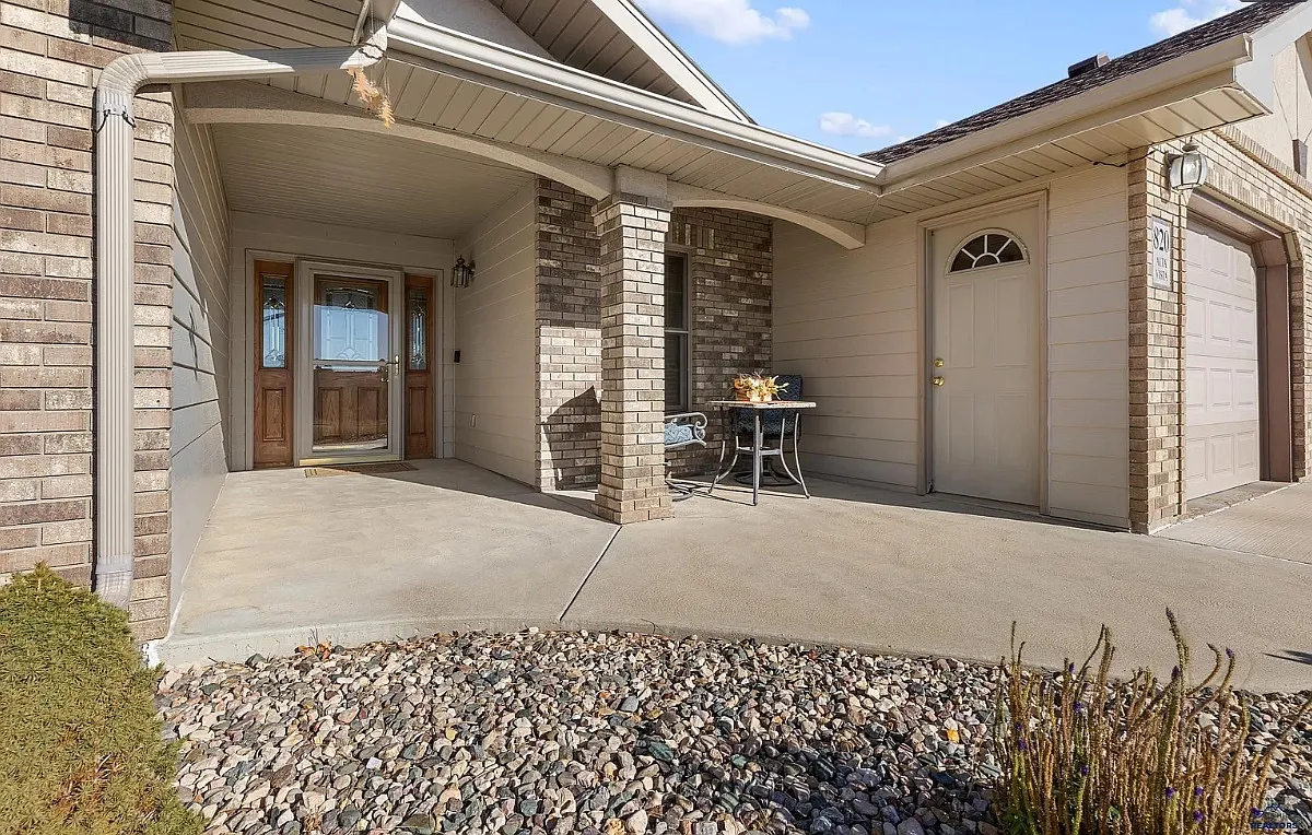 Building Photo - 820 Alta Vista Dr