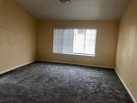 3rd image of 8212 Summer Falls Cir