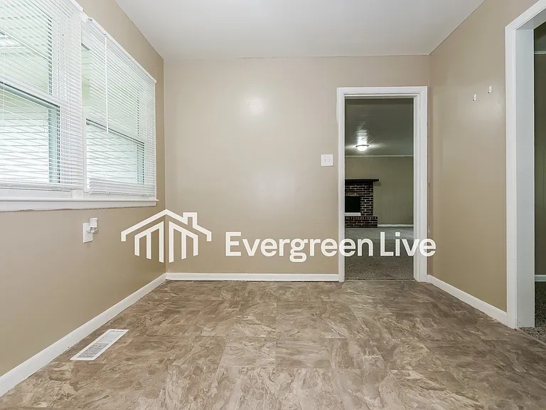 548 Utah St — Photo 5