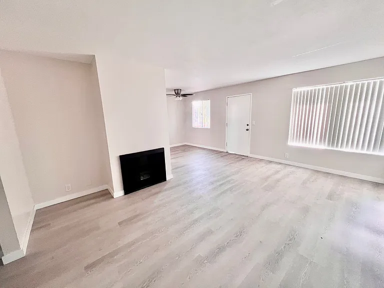 Foothill Apartments — Photo 7