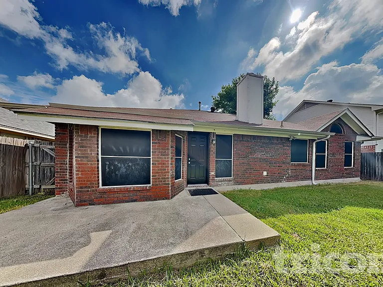 2851 Linden Ln — Photo 18