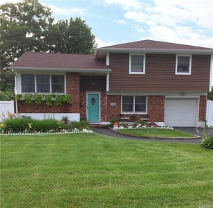 132 Sherry St, East Islip, NY, 11730