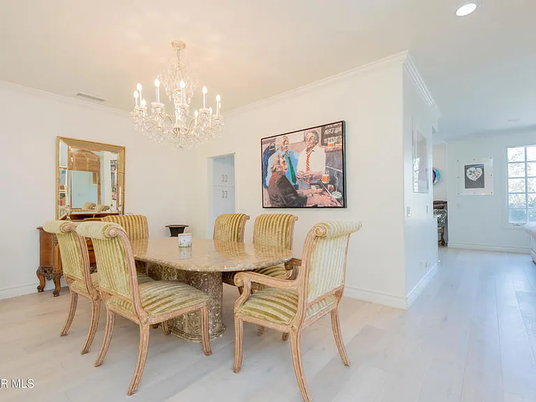 2443 Swanfield Ct — Photo 4