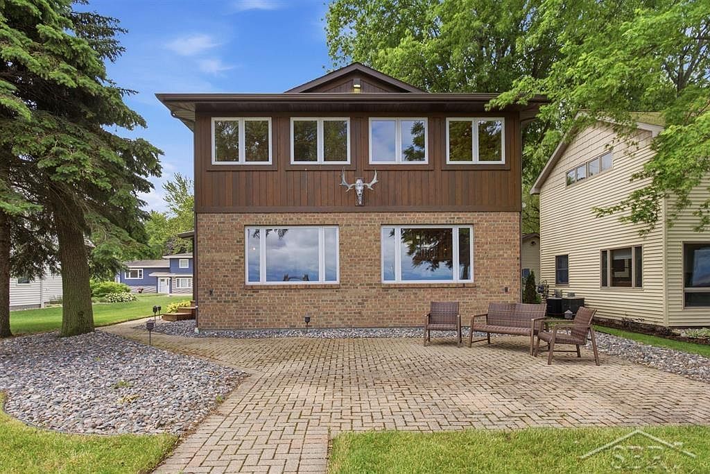 277 Donohue Dr, Bay City, MI 48706 | Zillow