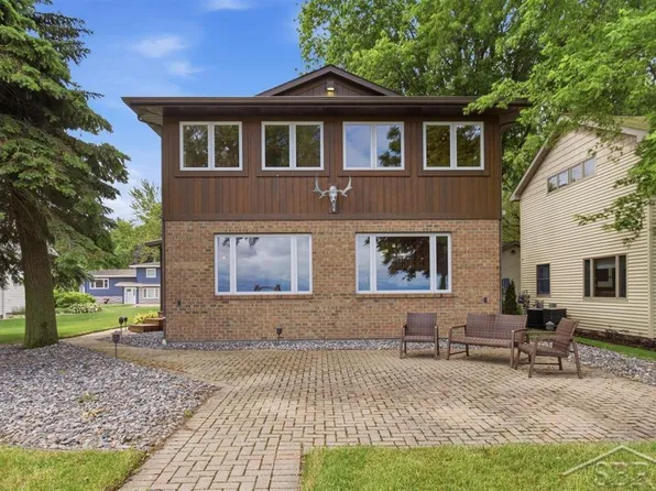 277 Donohue Dr, Bay City, MI 48706