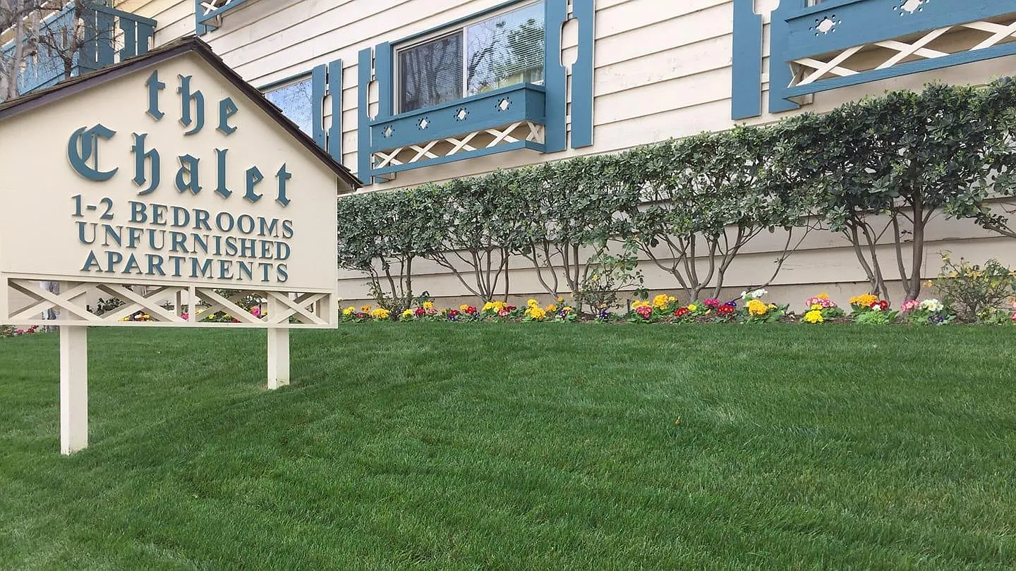 Chalet Apartments on Spencer — Photo 1