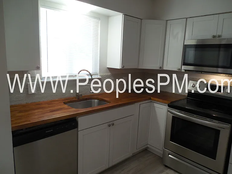 1505 29th St SE — Photo 4