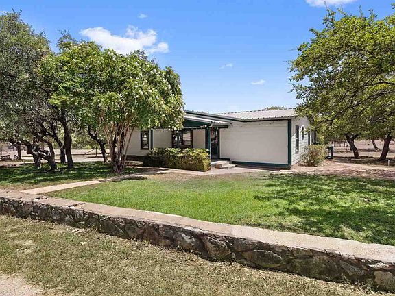 3rd image of 820 Bonita Dr