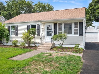 30 Stanley St, Pawtucket, RI, 02861