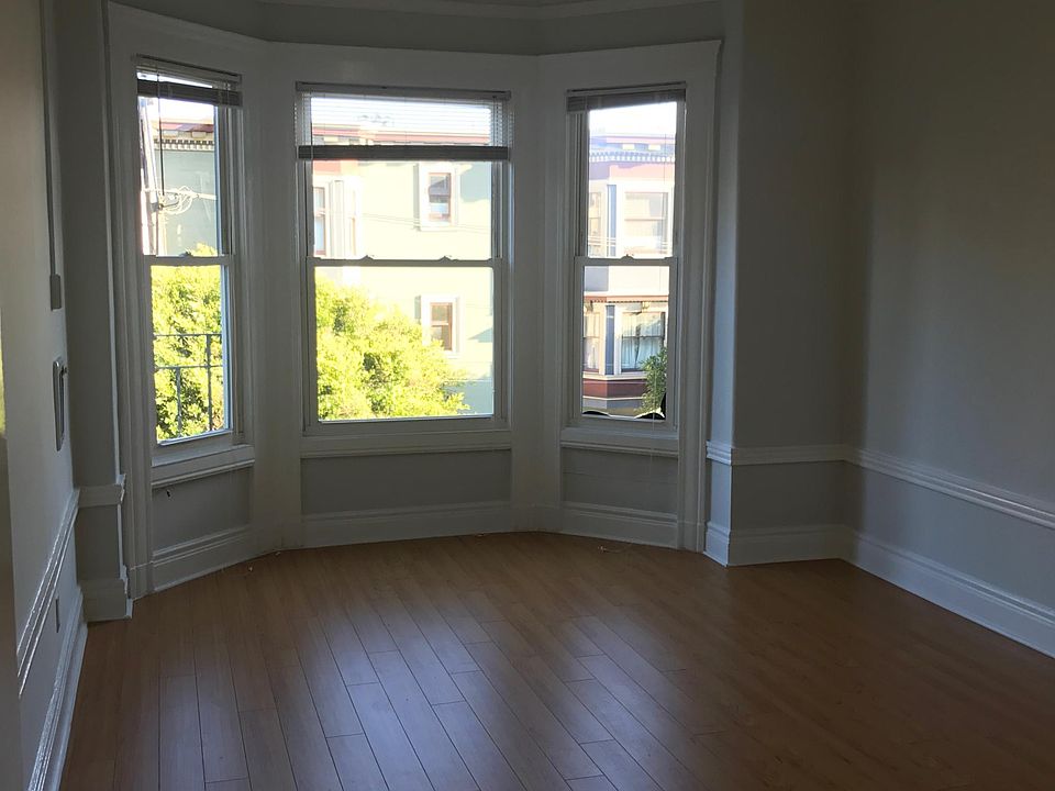 1st image of 900 Oak St