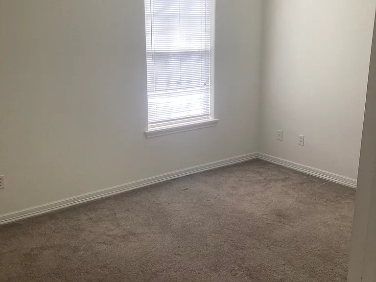 628 Caperton St #B — Photo 8