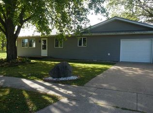 612 Nelson St, West Liberty, IA 52776