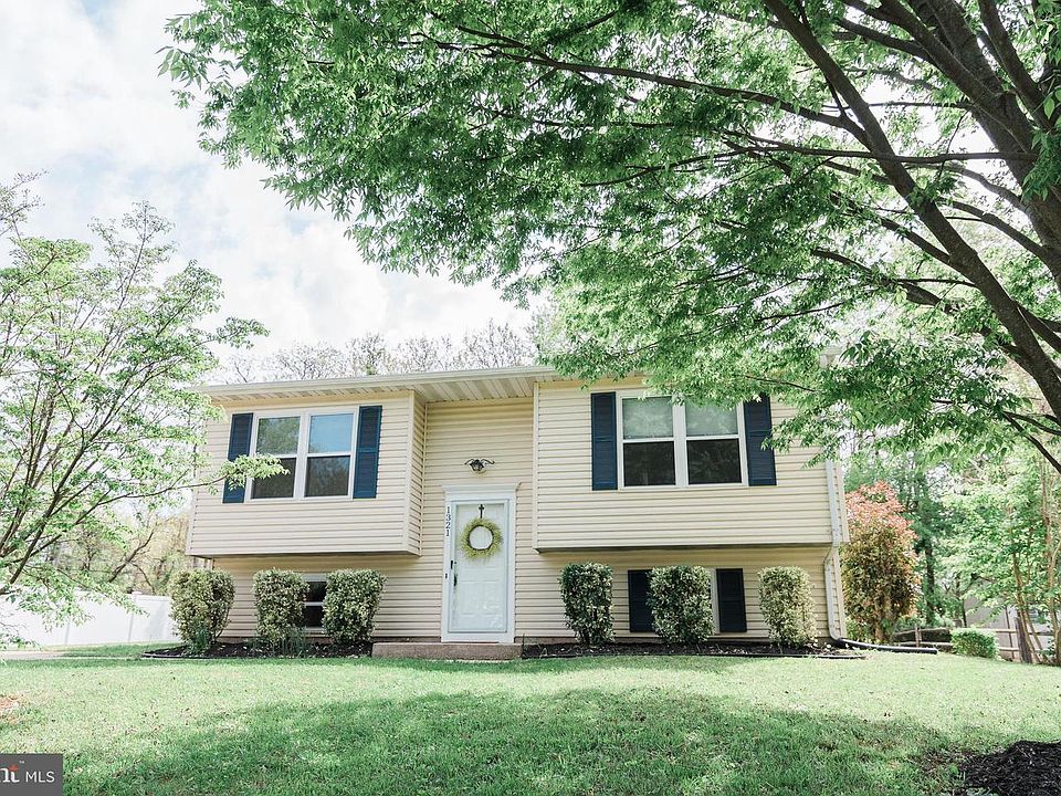 1st image of 1321 Sweetbriar Ln