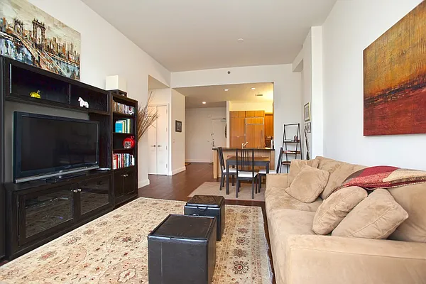 Sold by LG Fairmont Group | media 4