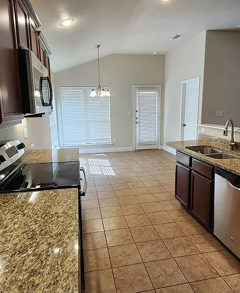 907 Candlestick Dr — Photo 8