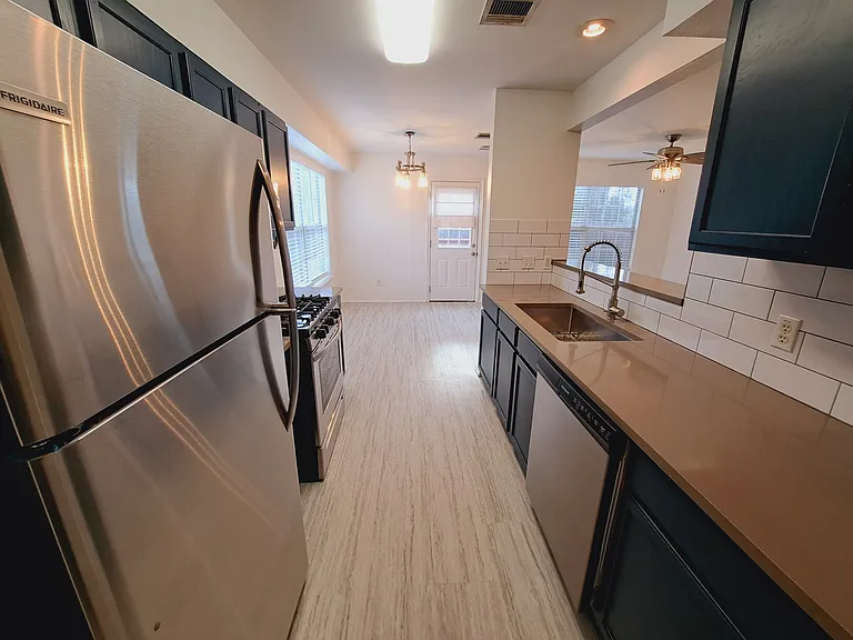 6703 Hill Oaks Dr #A — Photo 12