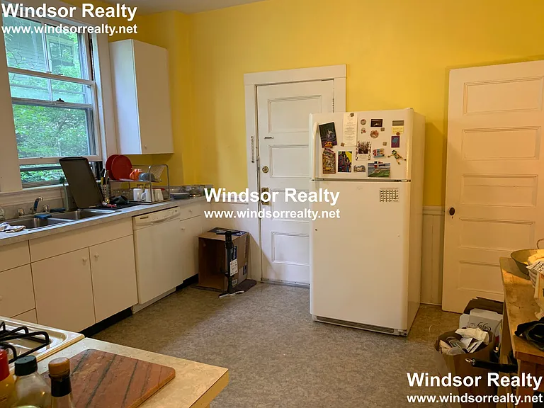 76 Oxford St #1 — Photo 10