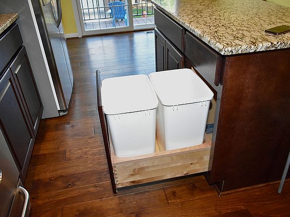 5th image of 27895 Hopkins Dr #1