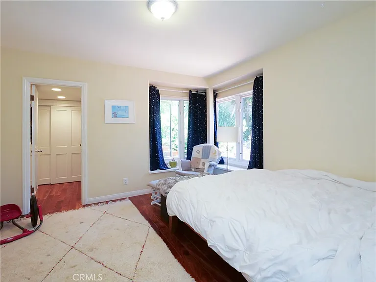 345 Palos Verdes Dr W — Photo 16