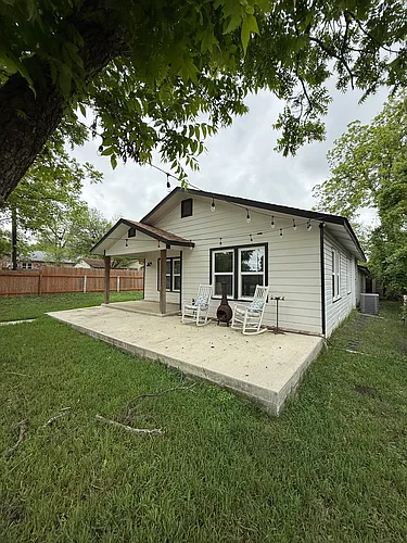 1428 Lee St Photo 1