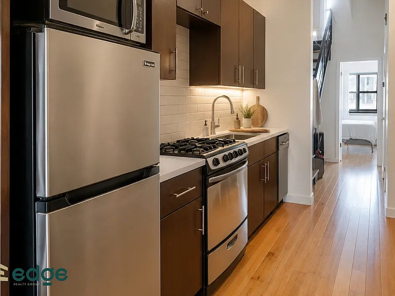 1358 De Kalb Ave #3R — Photo 2