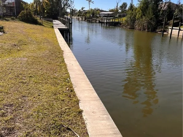 2124 SW 17th Ave, Cape Coral, FL 33991