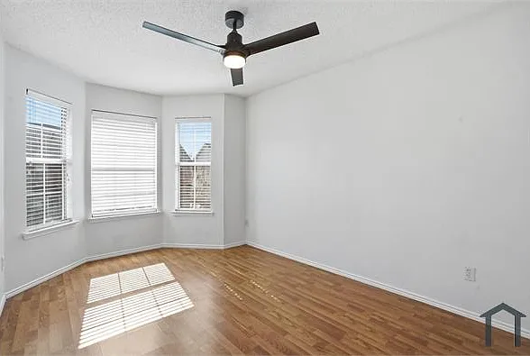 5812 Giddyup Ln — Photo 13