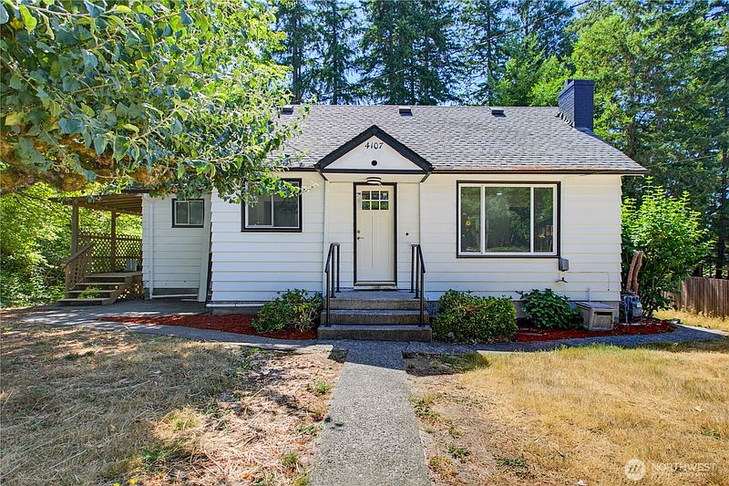 2nd image of 4107 Madrona Drive SE
