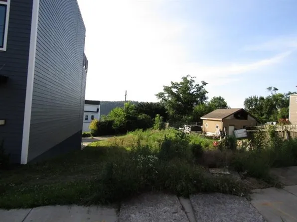 5257 Wickliff St, Pittsburgh, PA 15201