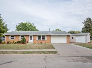 1230 10th Ave N, Clinton, IA 52732