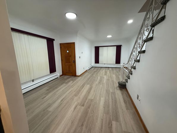 2050-2052 Farr St #2050-2052