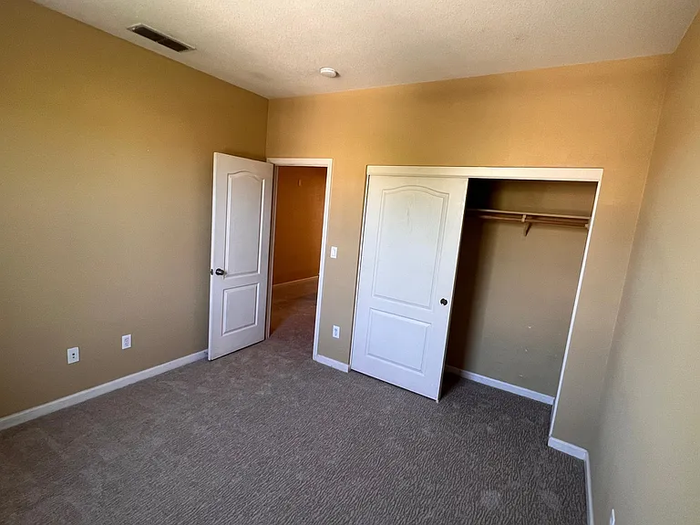 1066 Amber Ridge Ln — Photo 13