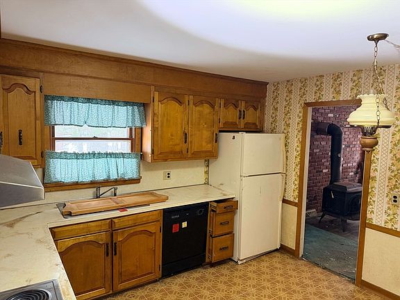 3rd image of 8 Molloy Rd