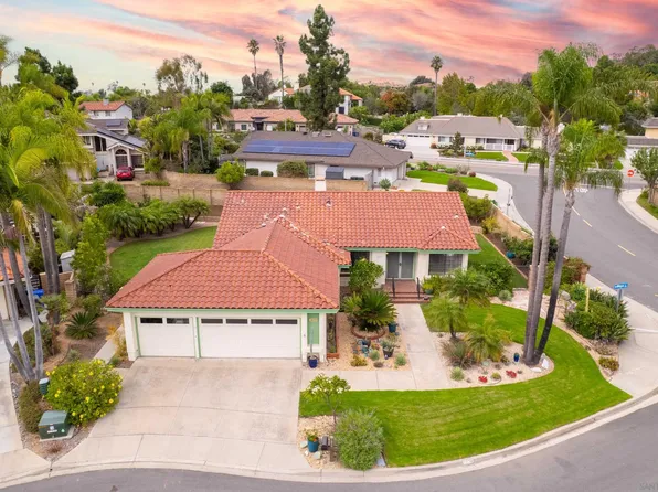1879 Maya Ct, Vista, CA 92081
