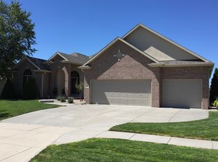 5227 S 90th St, Lincoln, NE 68526