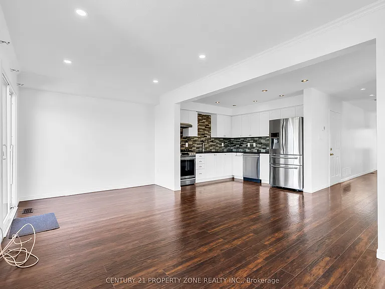 75 Benjamin Cres — Photo 11
