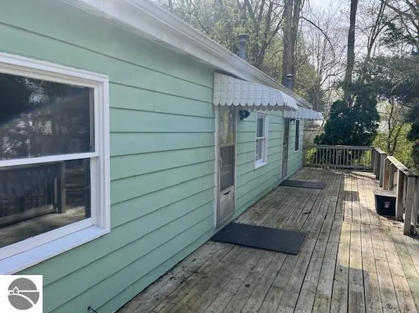 6074 E Broadway Rd, Mount Pleasant, MI 48858