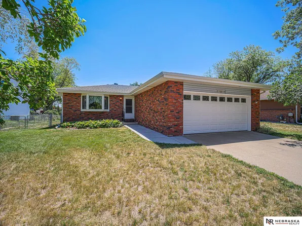 13931 Newgate St, Waverly, NE 68462