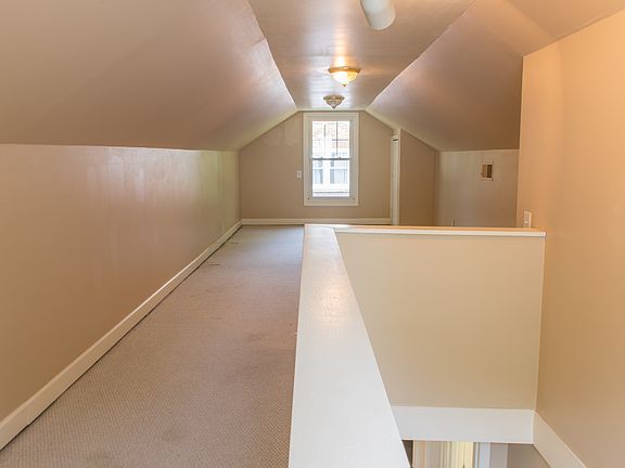 5th image of 705 Lakeview Dr
