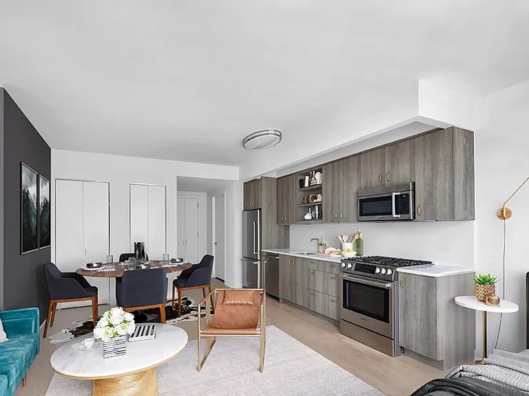 515 W 38th St #30D — Photo 3