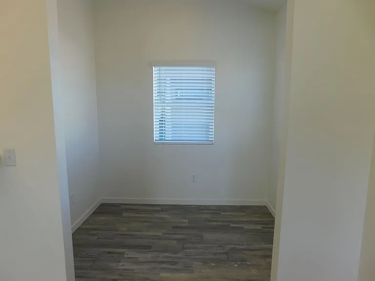 2354 Zion Canyon Ave — Photo 5