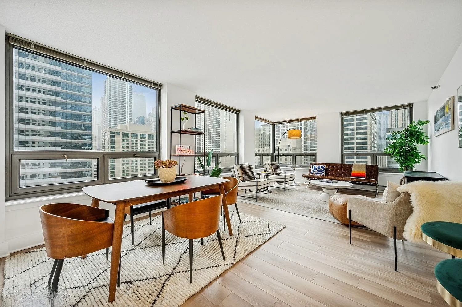 1 bed, 850 sqft, $2,495 — Photo 1