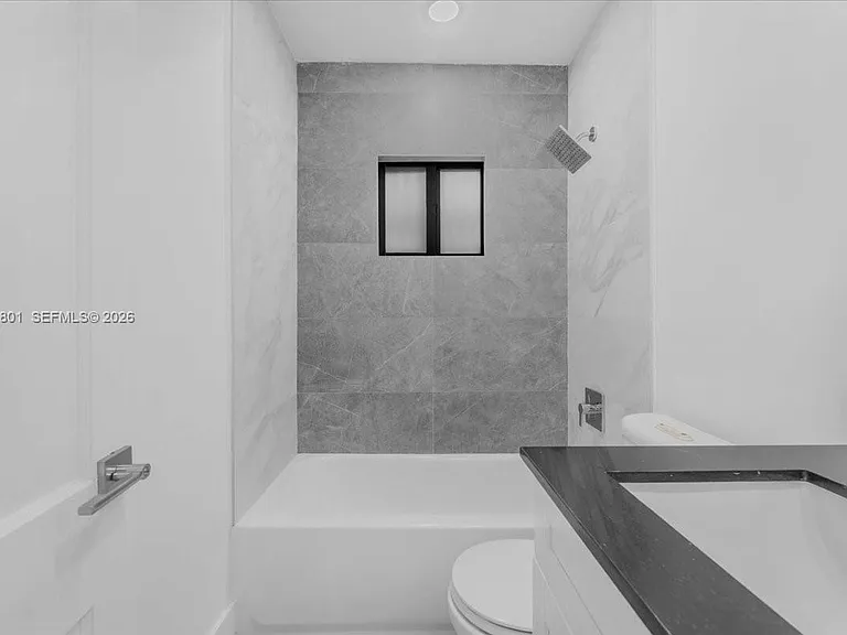 5220 SW 6th St — Photo 34